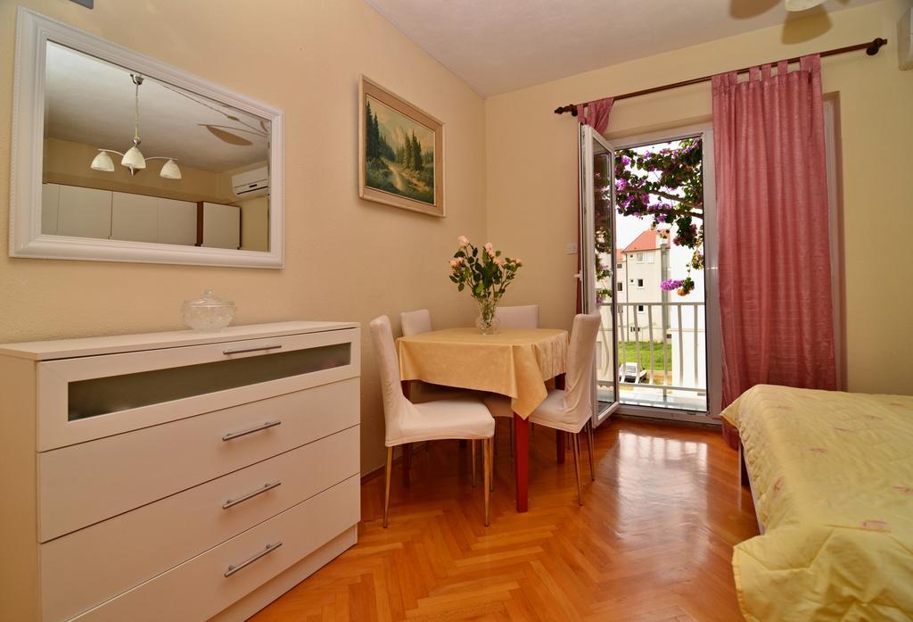 Apartments Sonja Tučepi Exterior foto